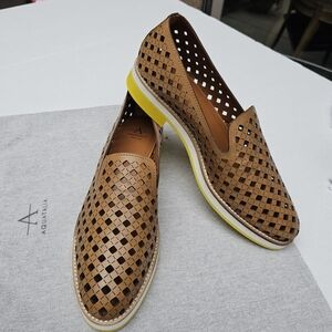 Aquatilla loafer/ leather/size 9